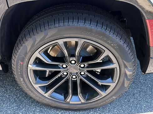 New 2026 Jeep Grand Wagoneer Summit AWD/4WD image 12