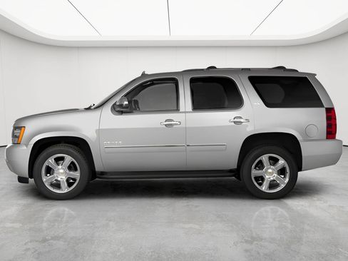 Used 2011 Chevrolet Tahoe LT w/ Luxury Package AWD/4WD image 40