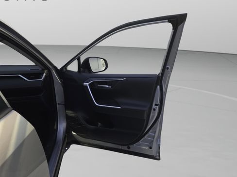 Used 2019 Toyota RAV4 Limited image 29