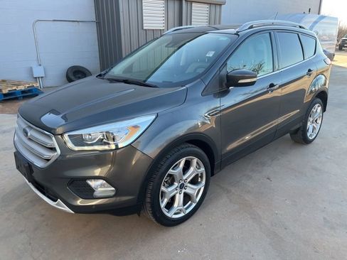 Used 2019 Ford Escape Titanium image 1