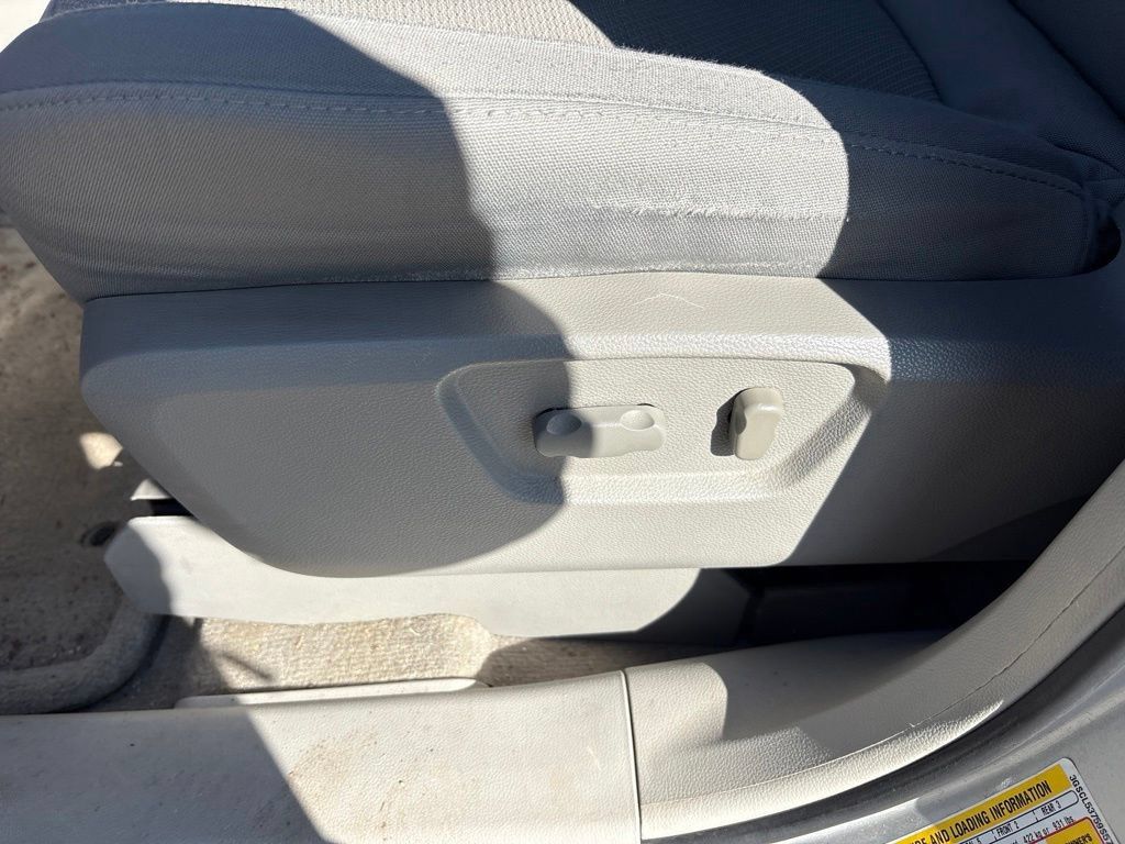 Used 2009 Saturn Vue XR FWD image 17