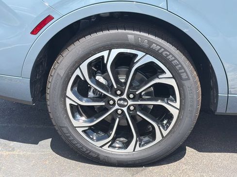 New 2026 Lincoln Nautilus Reserve AWD/4WD image 18