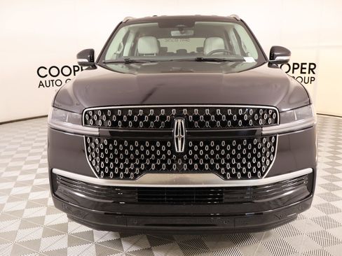New 2026 Lincoln Navigator Premiere AWD/4WD image 10