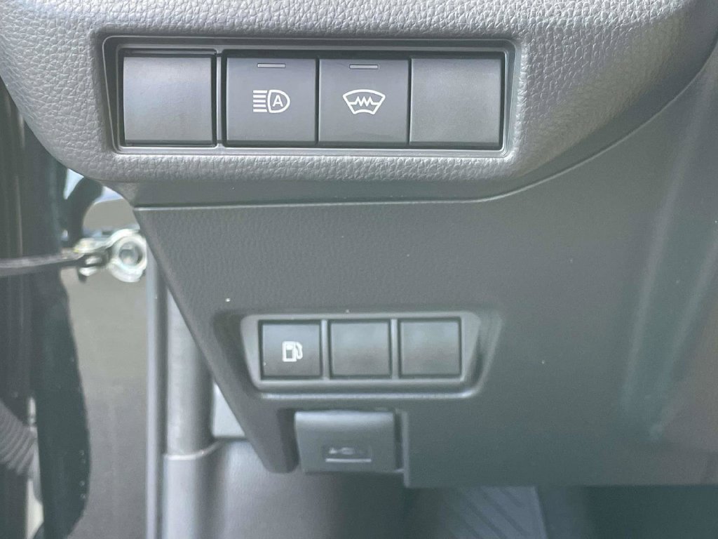 Used 2024 Toyota Prius LE FWD image 19