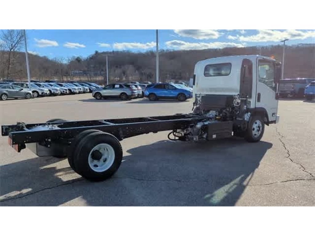 Used 2024 Chevrolet Low Cab Forward 4500 XD RWD image 38