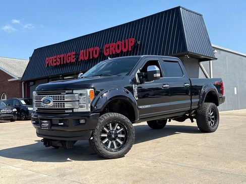 Used 2019 Ford F250 Platinum w/ Platinum Ultimate Package AWD/4WD image 19