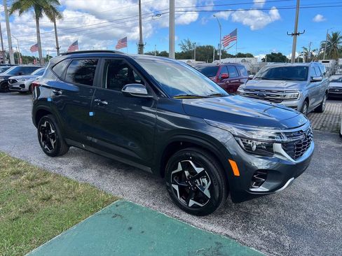 Used 2025 Kia Seltos S AWD/4WD image 4