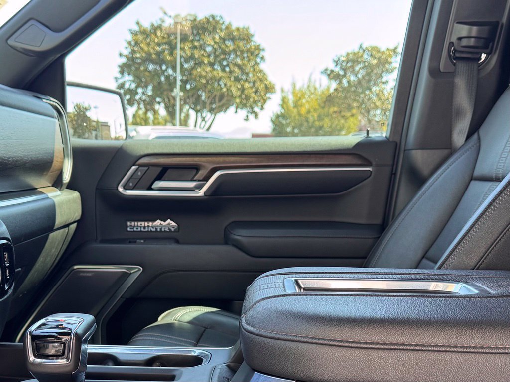 Used 2022 Chevrolet Silverado 1500 High Country w/ High Country Premium Package AWD/4WD image 12