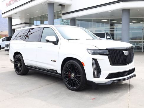 Used 2023 Cadillac Escalade V AWD/4WD image 8