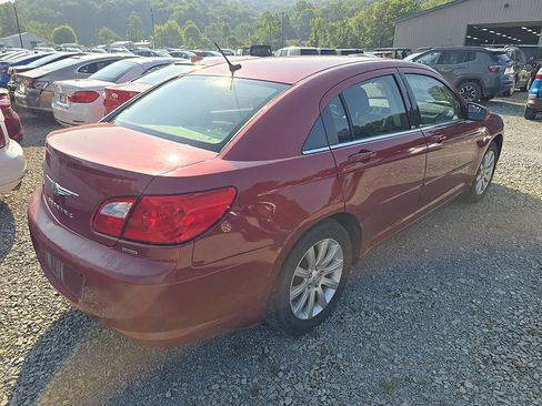Used 2010 Chrysler Sebring Limited FWD image 3