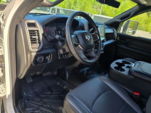 Used 2025 RAM 3500 Tradesman w/ Chrome Appearance Group AWD/4WD image 25