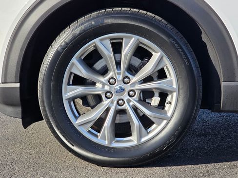 Used 2020 Ford Explorer XLT w/ Equipment Group 202A image 9