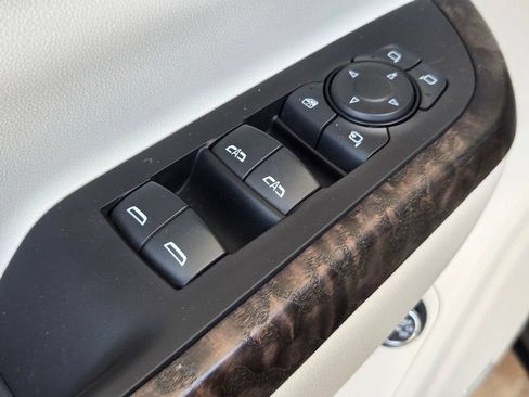Used 2023 GMC Acadia Denali FWD image 12