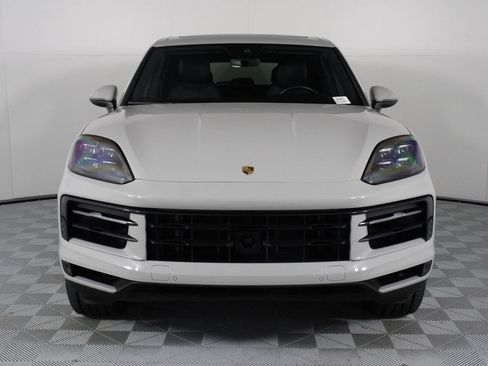 Certified 2024 Porsche Cayenne AWD/4WD image 10