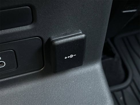 Used 2026 Land Rover Range Rover Velar S image 23