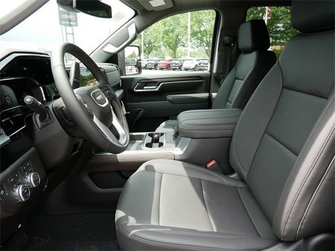 New 2025 GMC Sierra 2500 SLT w/ SLT Premium Package image 5