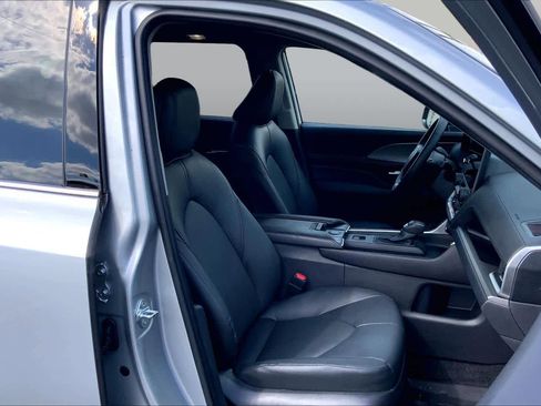 Used 2026 Toyota Grand Highlander XLE image 8