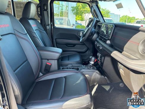 Used 2025 Jeep Wrangler Unlimited Rubicon AWD/4WD image 48