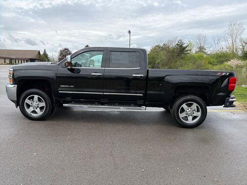 Used 2019 Chevrolet Silverado 2500 LTZ w/ Duramax Plus Package AWD/4WD image 9