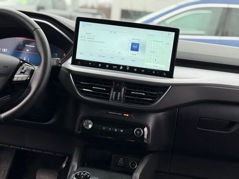 Certified 2025 Ford Escape Platinum image 22