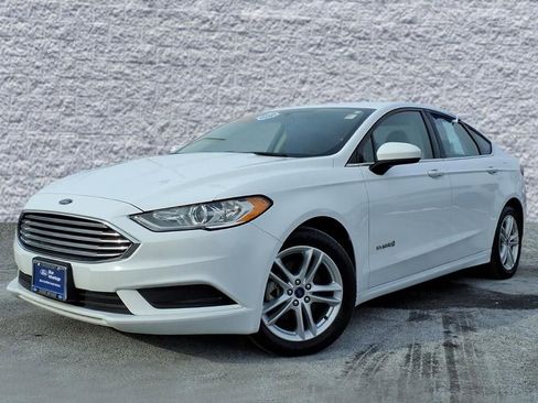 Certified 2018 Ford Fusion S image 3