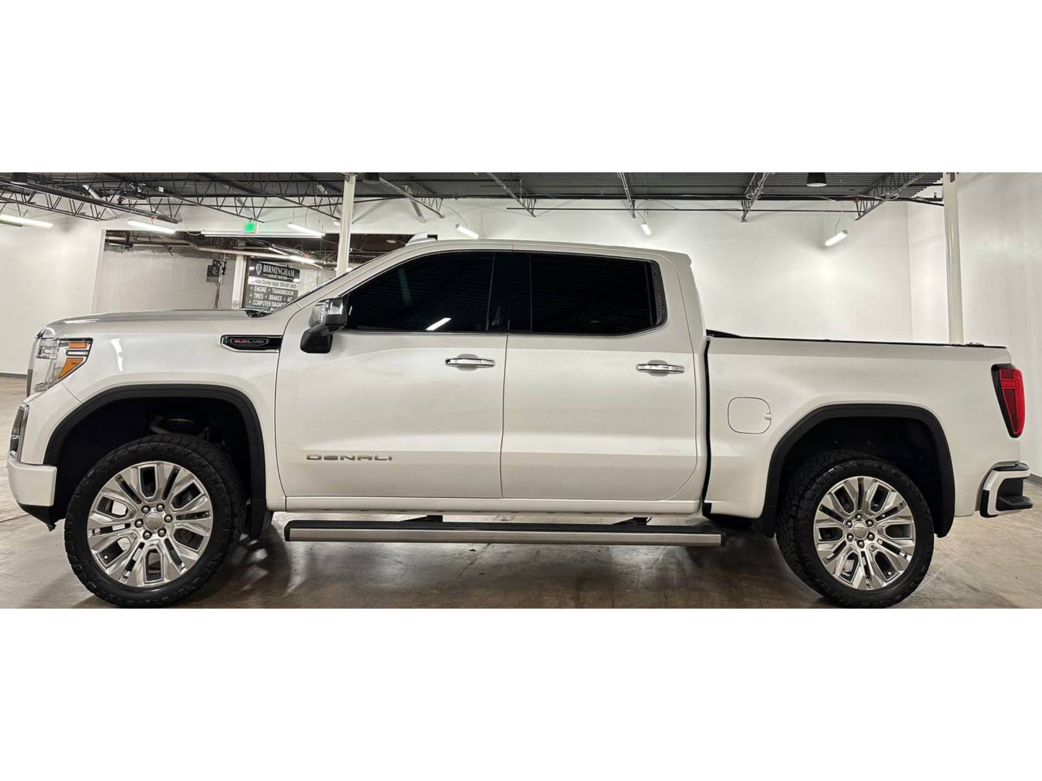 Used 2020 GMC Sierra 1500 Denali w/ Denali Ultimate Package AWD/4WD image 8