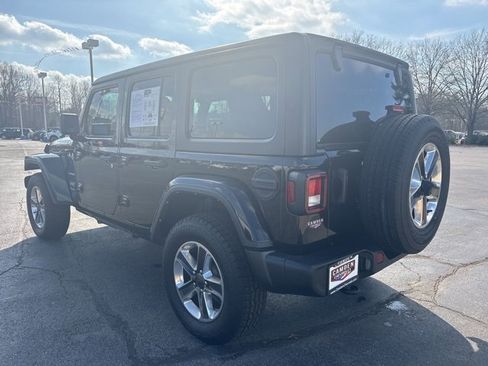 Used 2023 Jeep Wrangler Sahara image 14