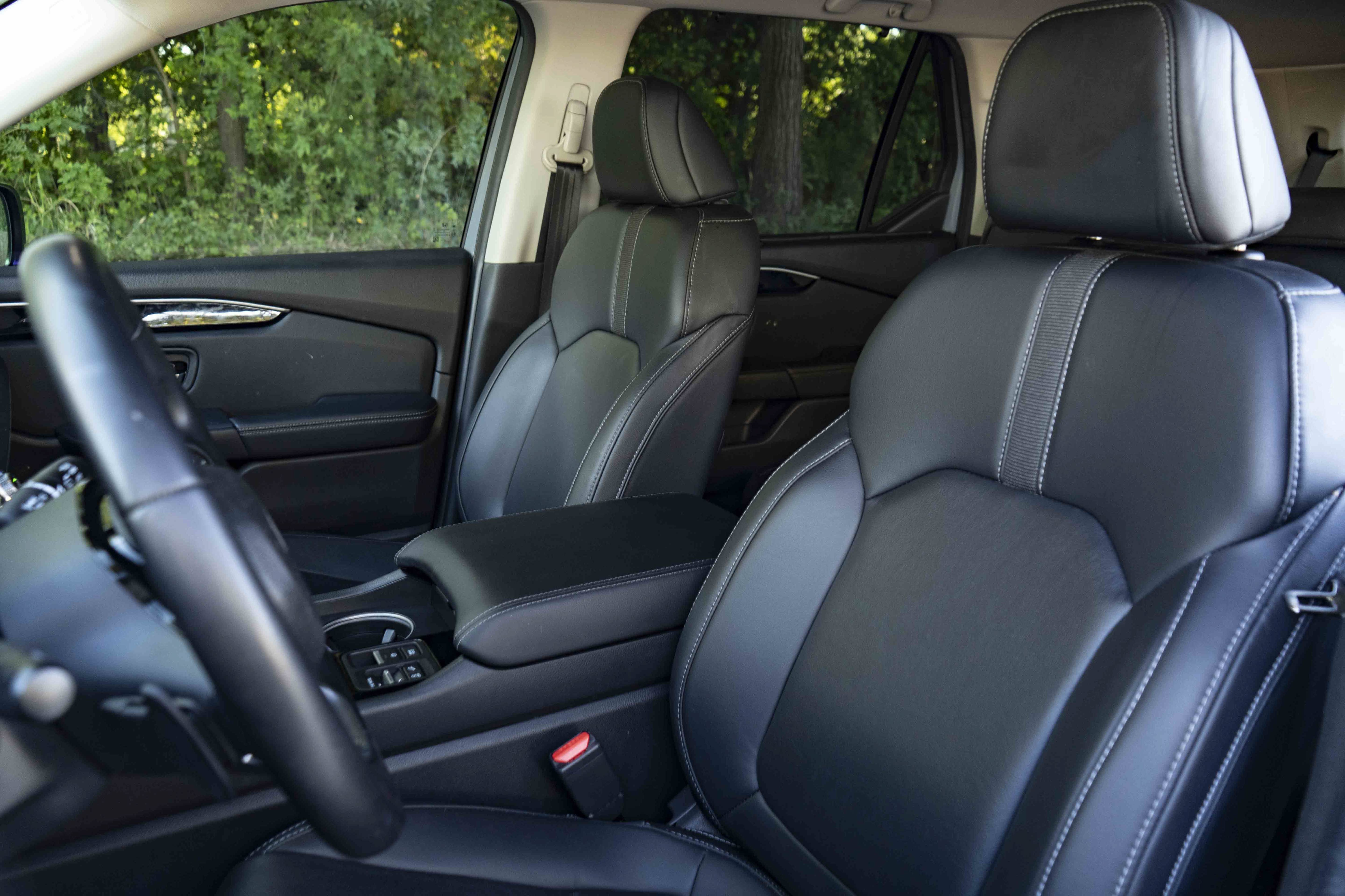 Used 2025 Honda Pilot Touring image 17