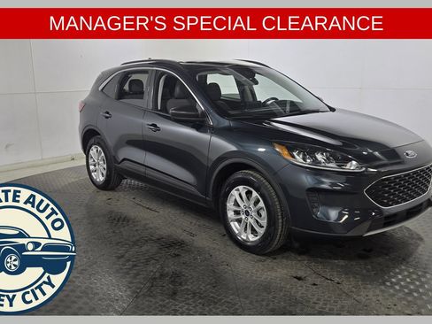 Used 2022 Ford Escape SE w/ Convenience Package AWD/4WD image 1