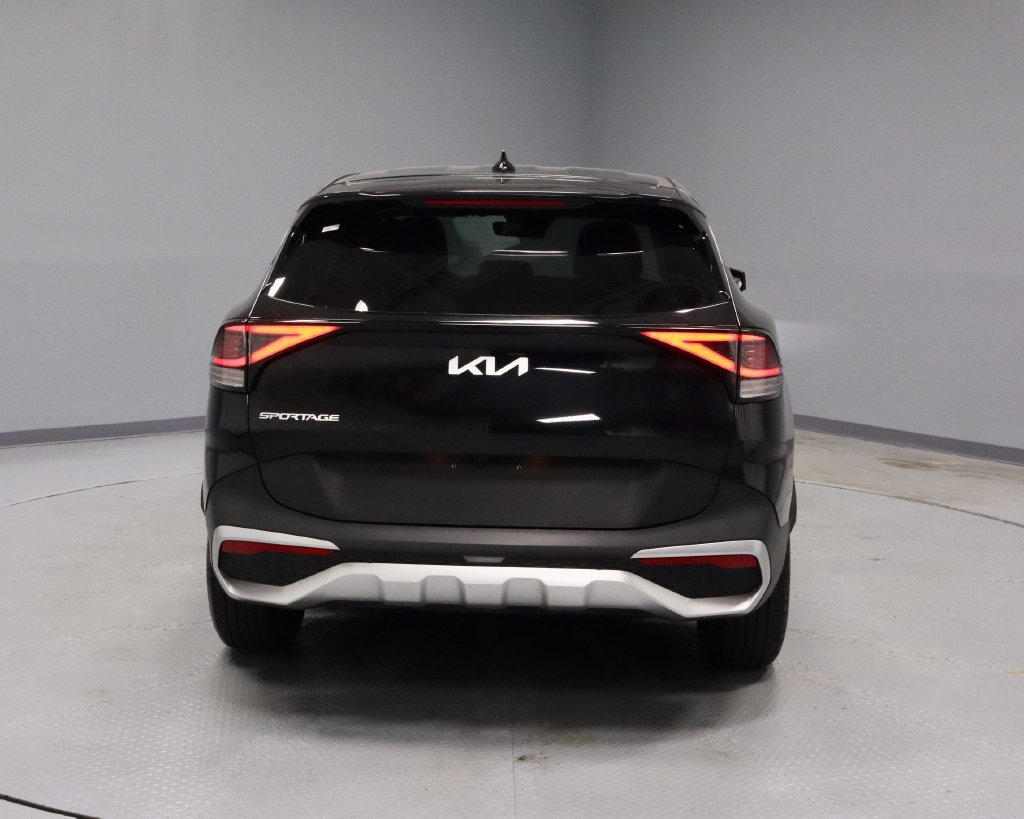 Used 2024 Kia Sportage LX FWD image 9