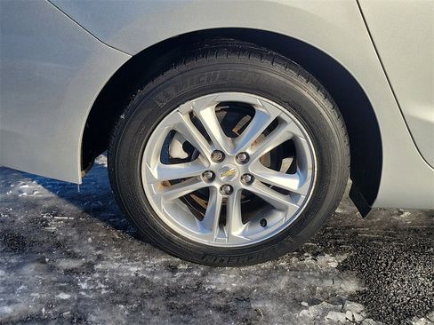 Used 2016 Chevrolet Cruze LT w/ Sun And Sound Package image 5