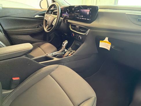 Used 2024 Buick Encore GX Preferred FWD image 24