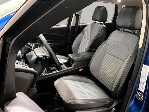 Used 2017 Ford Escape SE w/ Equipment Group 201A image 21