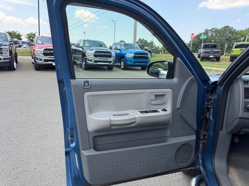 Used 2006 Dodge Dakota SLT w/ Sport Appearance Group AWD/4WD image 13