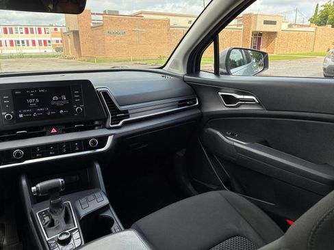 Used 2024 Kia Sportage LX FWD image 29