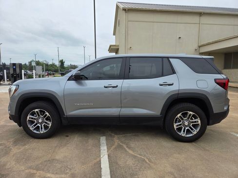 Used 2025 GMC Terrain Elevation FWD image 8