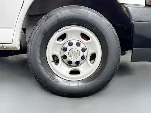 Used 2023 Chevrolet Express 2500 Extended w/ Driver Convenience Package RWD image 38