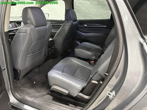 Used 2019 Buick Enclave Essence image 9