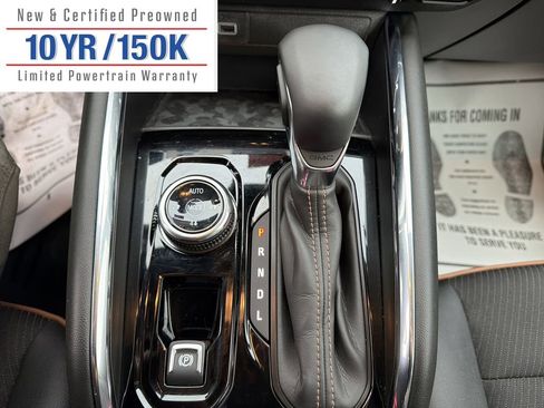 Used 2025 GMC Canyon AT4 image 24