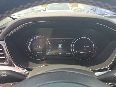 Used 2022 Kia Niro EX FWD image 17