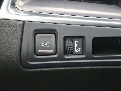 Used 2024 Cadillac XT5 Luxury AWD/4WD image 23