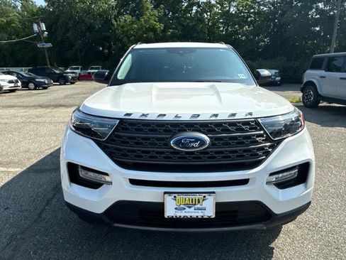 Certified 2023 Ford Explorer XLT w/ Equipment Group 202A AWD/4WD image 2