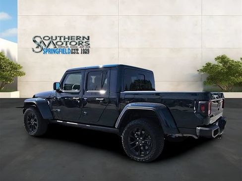 Used 2025 Jeep Gladiator Sport AWD/4WD image 33