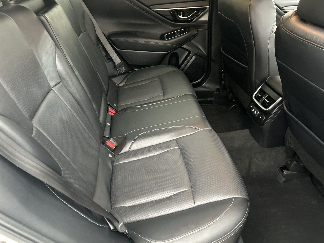 Used 2022 Subaru Outback Limited AWD/4WD image 9