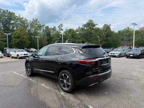 Used 2021 Buick Enclave Essence w/ Sound and Sites Package AWD/4WD image 3
