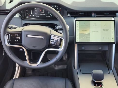 Used 2025 Land Rover Discovery Sport S image 26