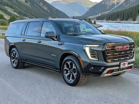 Used 2025 GMC Yukon XL AT4 Ultimate AWD/4WD image 8