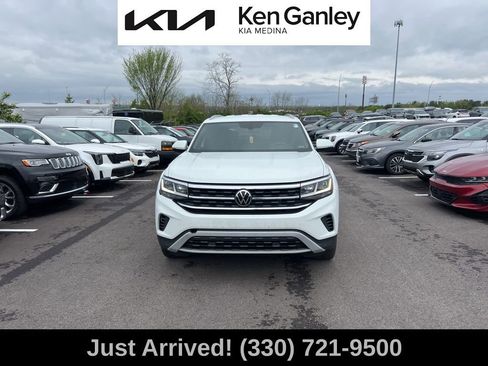 Used 2022 Volkswagen Atlas Cross Sport SE AWD/4WD image 2