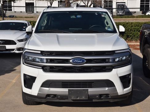 Used 2022 Ford Expedition Max XLT image 3