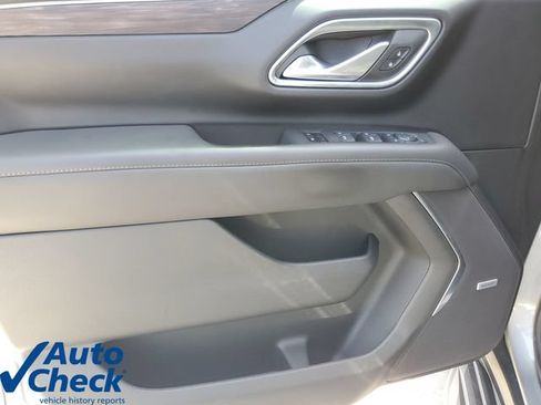 Used 2024 Chevrolet Suburban LT w/ Luxury Package AWD/4WD image 22